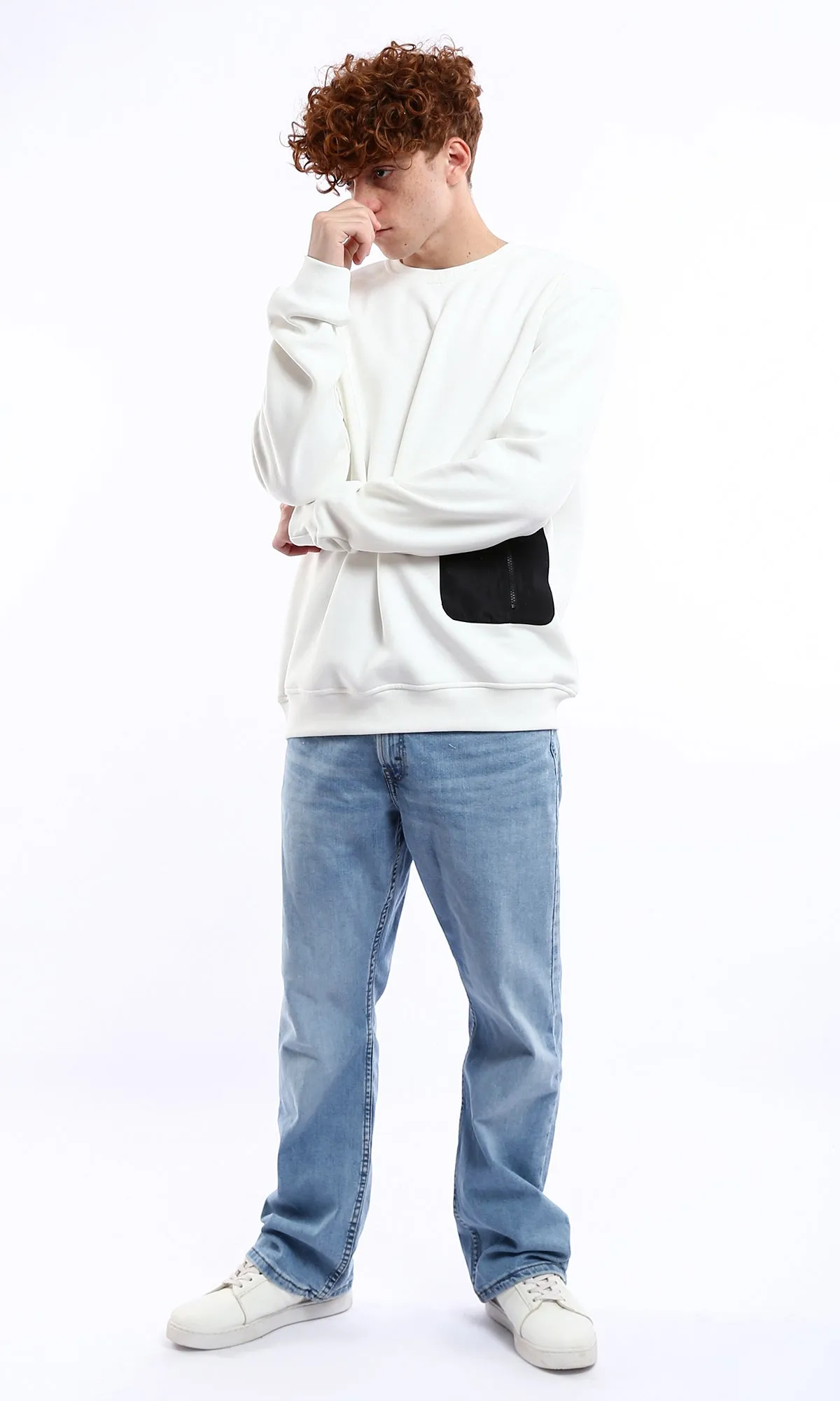 O175665 Off-White Crew Neck Sweatshirt With Zipped Pocket