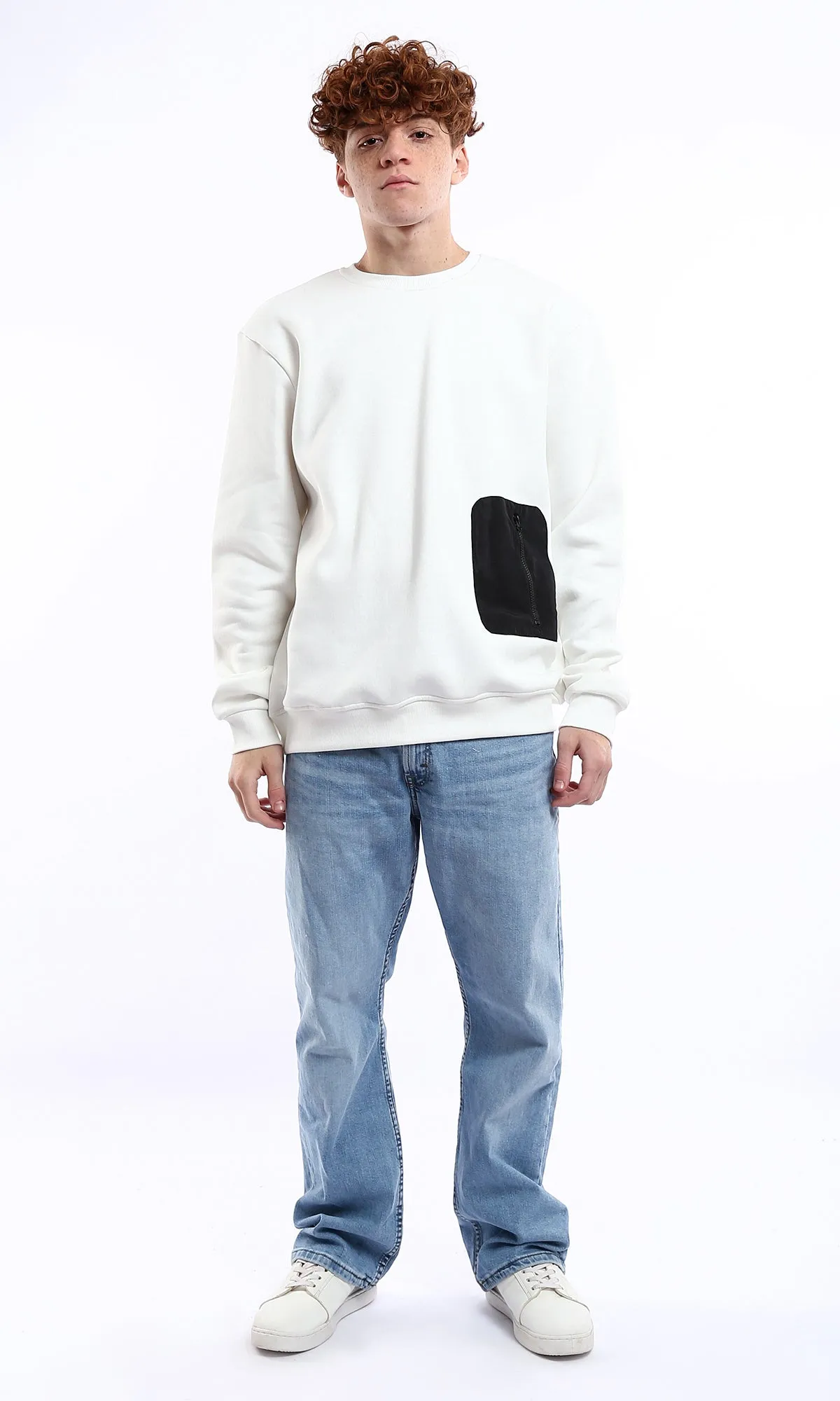 O175665 Off-White Crew Neck Sweatshirt With Zipped Pocket