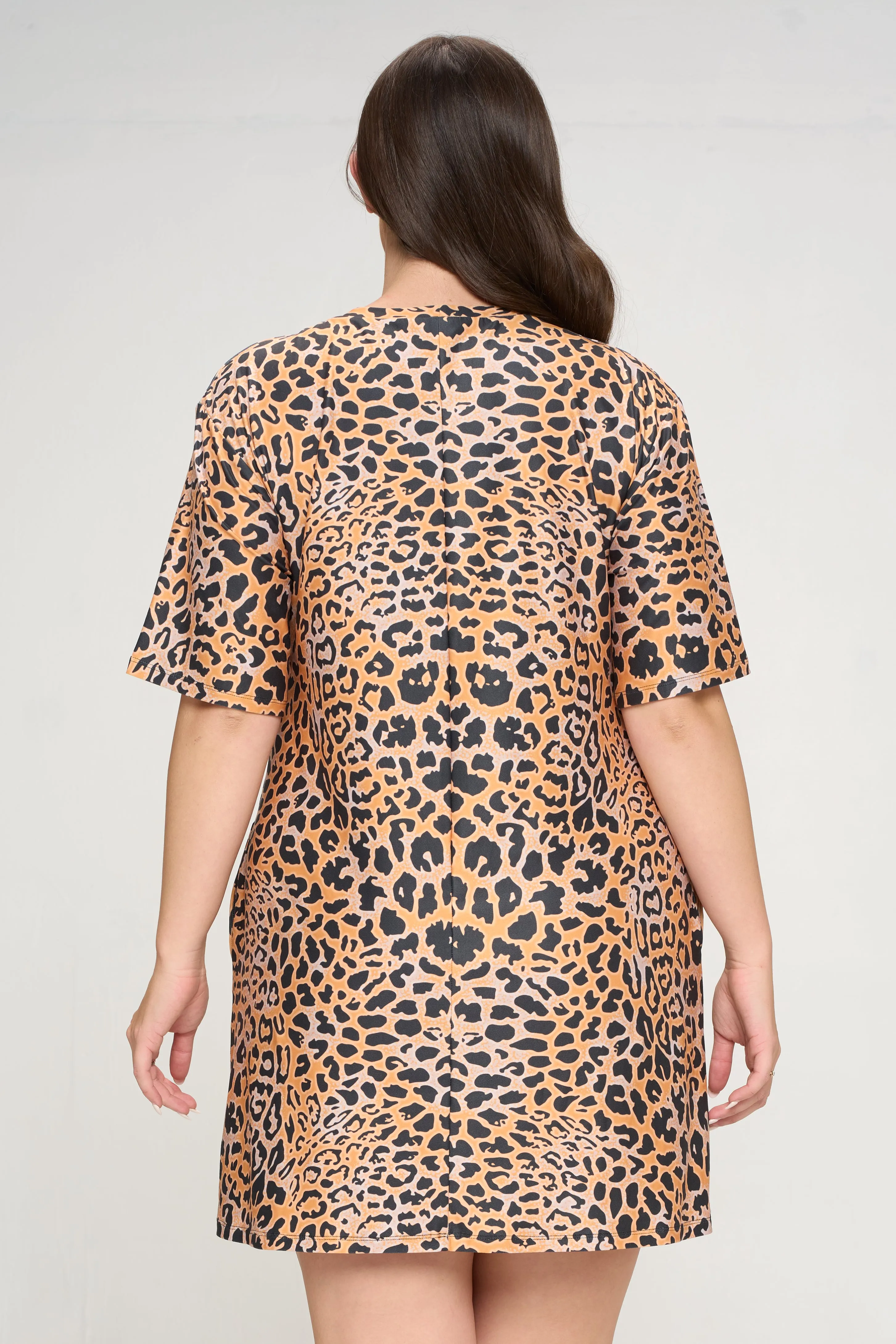 Plus Size Vivid Leopard Print T-Shirt Dress