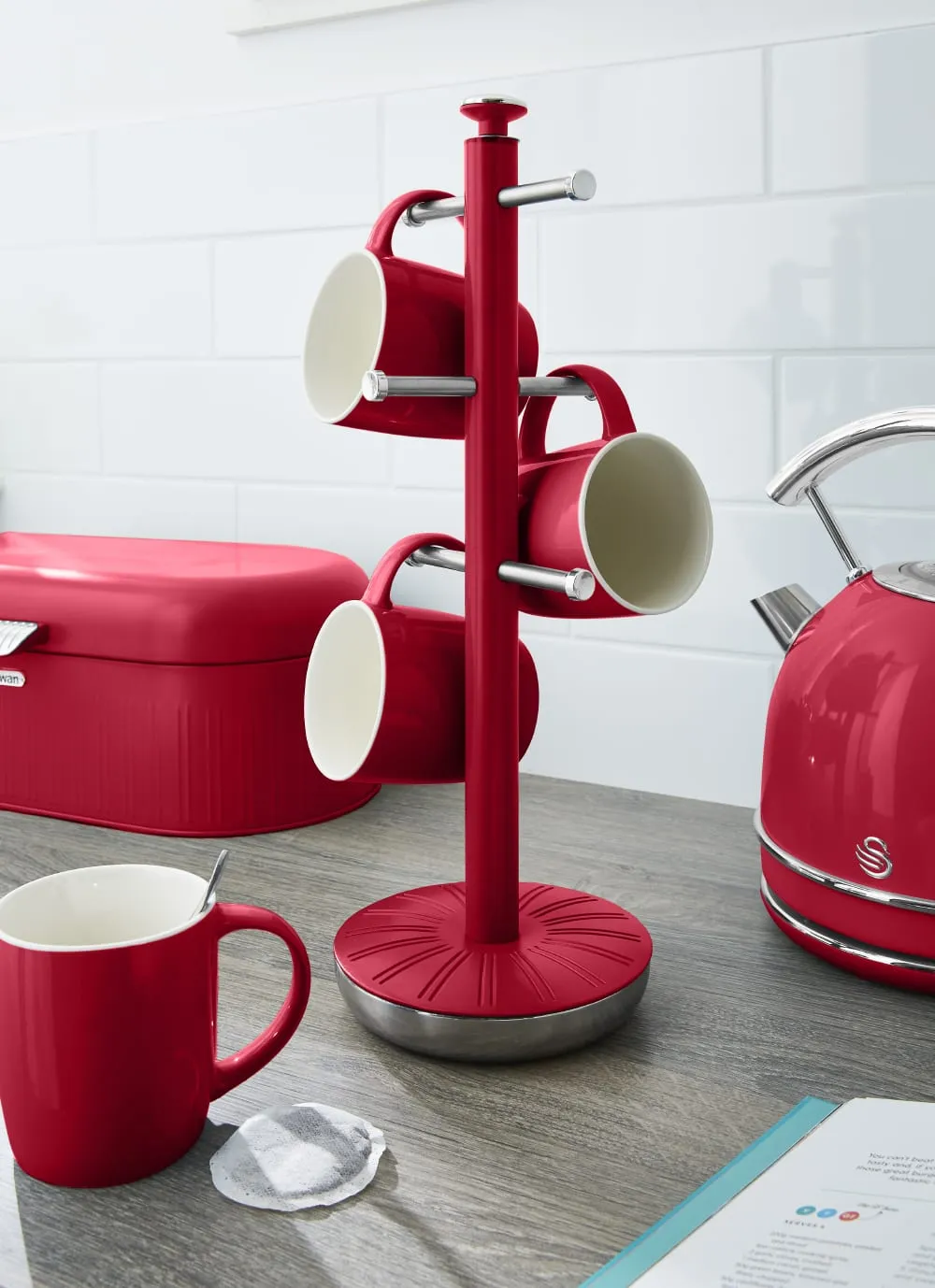 Swan Retro Towel Pole and Mug Tree