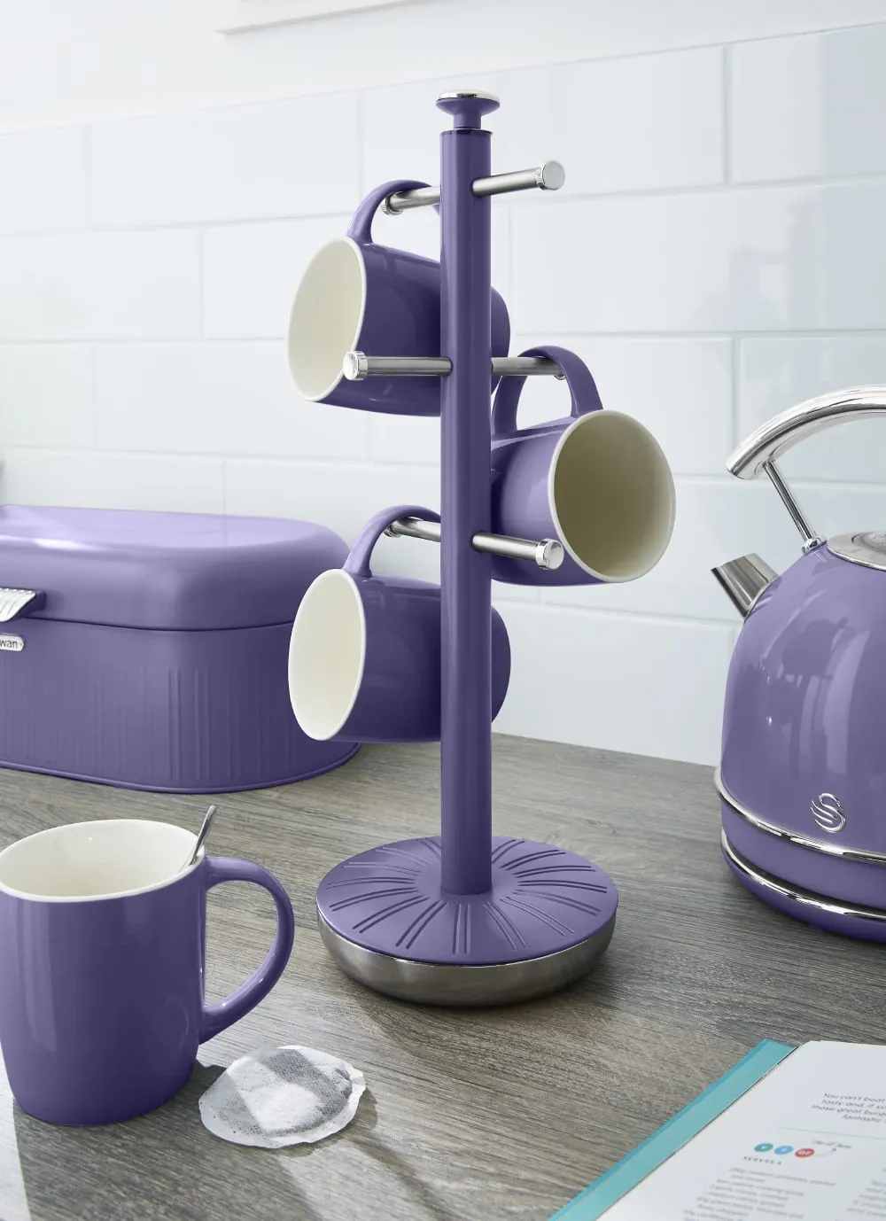 Swan Retro Towel Pole and Mug Tree